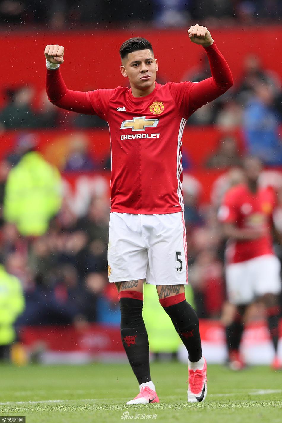 弗赖堡4-0大胜美因茨，奥斯特哈格、曼赞比建功（弗赖堡4-0完胜美因茨，奥斯特哈格与曼赞比相继破门）