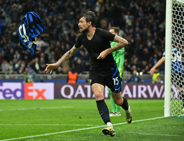 诺里斯：我没想到自己会哭，现在体会到了维斯塔潘的感受（诺里斯感慨：意外落泪，终于理解维斯塔潘的心情）