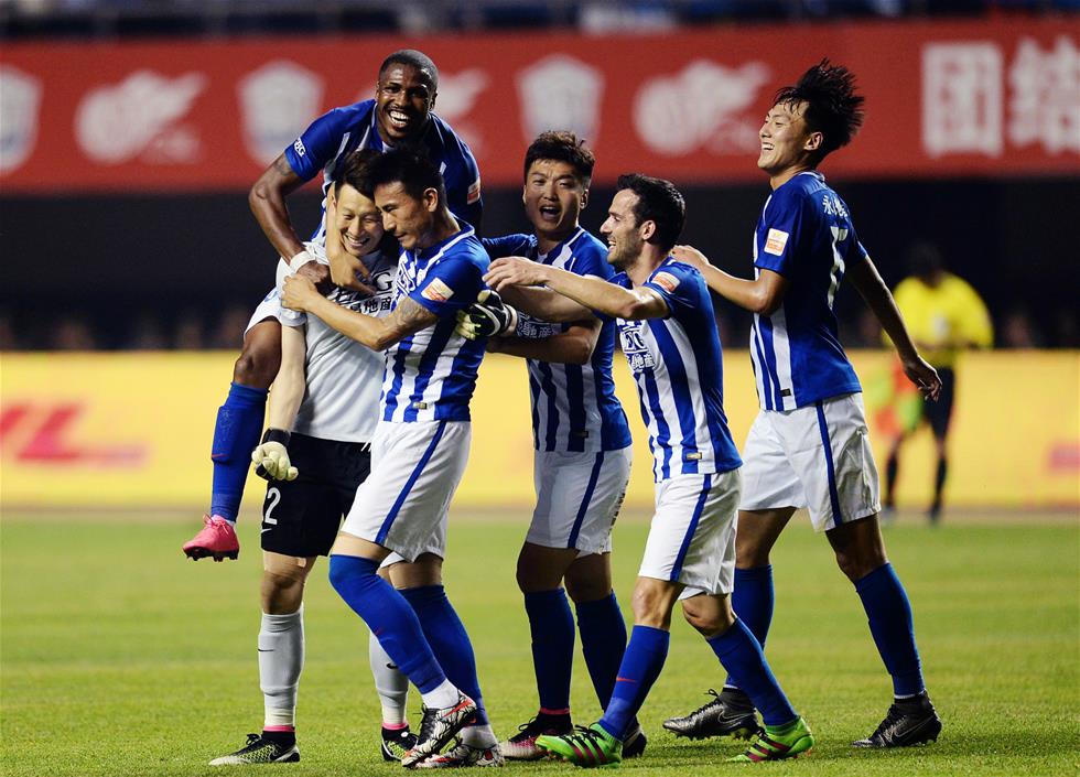 廉颇老矣？四旬老汉詹姆斯半场9投2中，仅得4分2板2助攻（岁月不饶人？四旬詹姆斯半场命中率低迷，9投2中仅取4分2板2助）