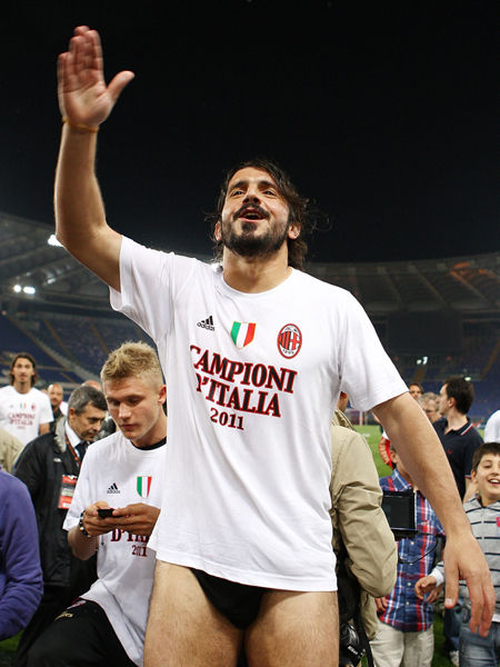 土耳其11月世预赛大名单：恰20领衔，詹-乌尊、厄泽尔缺席（土耳其公布11月世预赛大名单：恰尔汗奥卢领衔，詹-乌尊、厄泽尔落选）