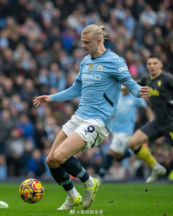 李霄鹏刚跟海牛队续约！就为俱乐部完成五笔重量级签约，值得期待（李霄鹏与海牛续约后火速拍板五笔重磅引援，未来可期）