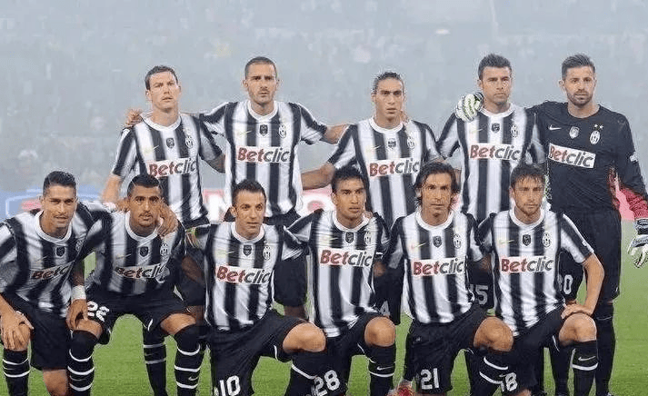 法媒：巴萨、拜仁、米兰和尤文关注南特17岁中卫塔蒂（法媒：巴萨、拜仁、米兰、尤文有意南特17岁中卫塔蒂）