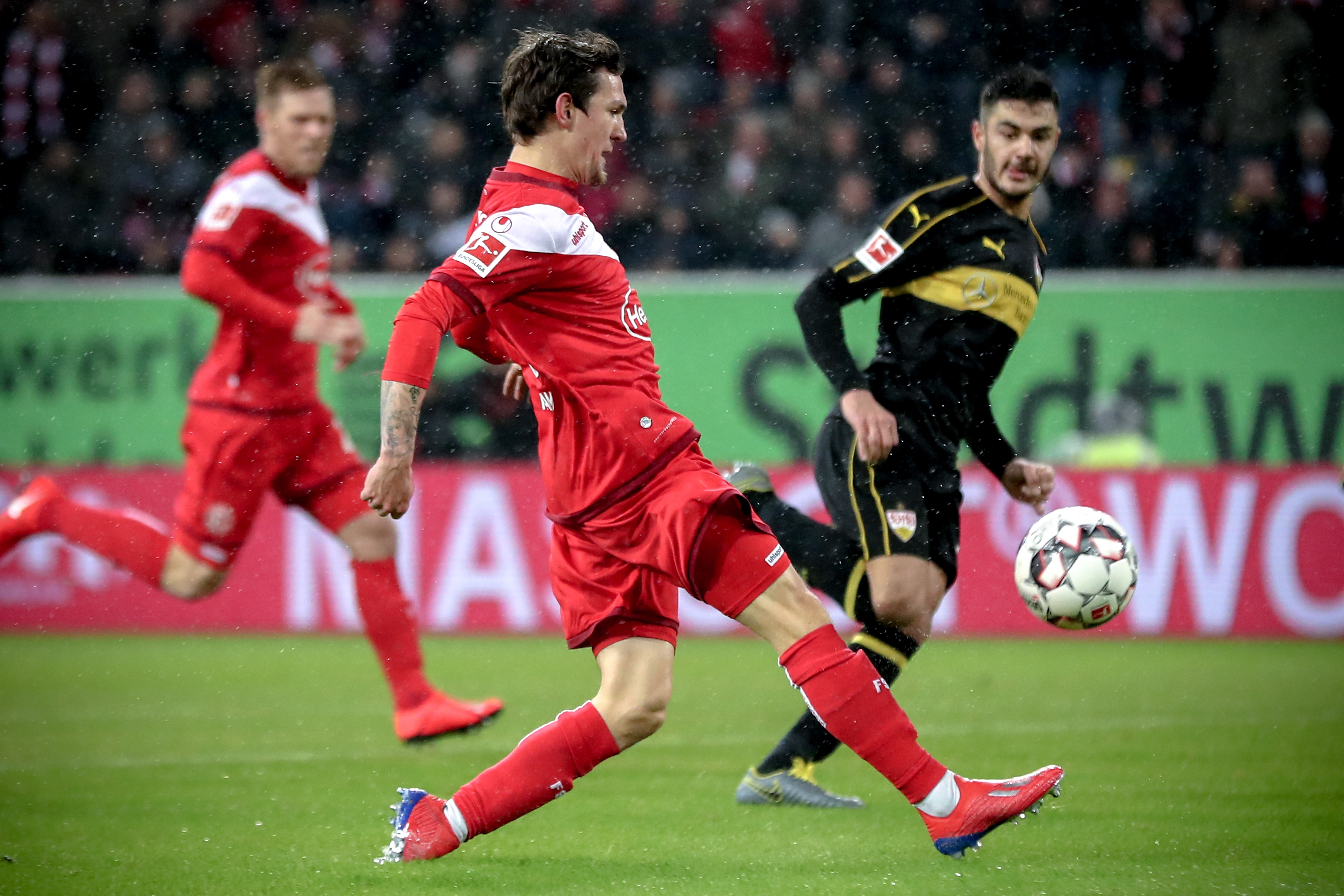 官方：受全运赛事影响，新鹏城vs成都改在肇庆新区体育场进行（官方：因全运会赛程调整，新鹏城vs成都移至肇庆新区体育场）