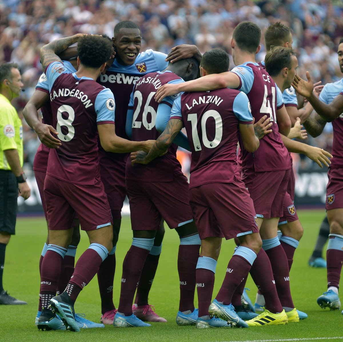 全球最疯狂的足球球迷文化（世界最狂热的足球球迷文化）